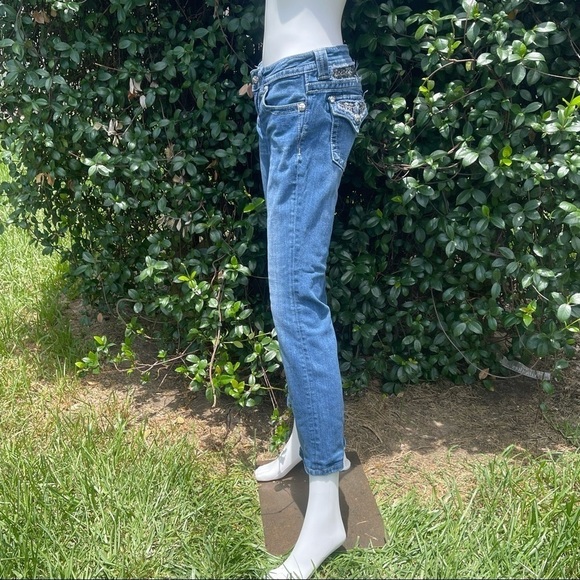 Miss Me Boot Cut Whiskering Factory Faded Low Rise Jeans - Picture 12 of 16